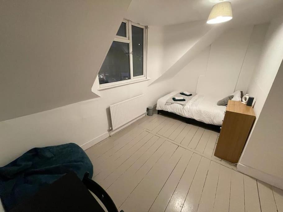 Comfy 2 Bedroom On Tower Bridge London Eksteriør billede