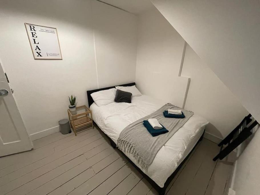 Comfy 2 Bedroom On Tower Bridge London Eksteriør billede